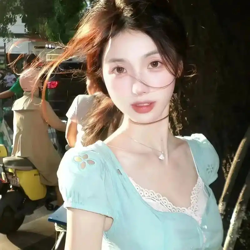 他们在烟火里，我在人间外