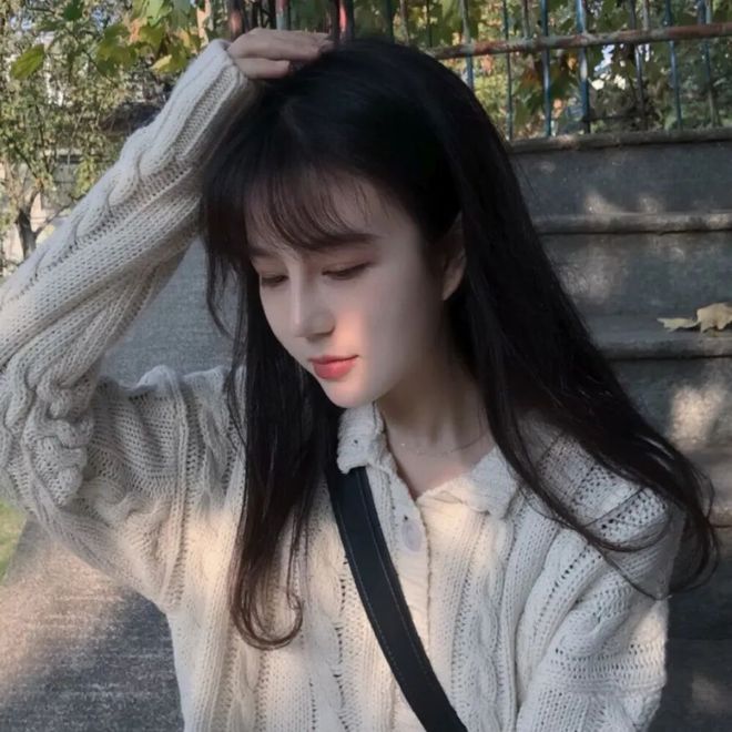 只做自己的刺猬小姐，不做谁的猫